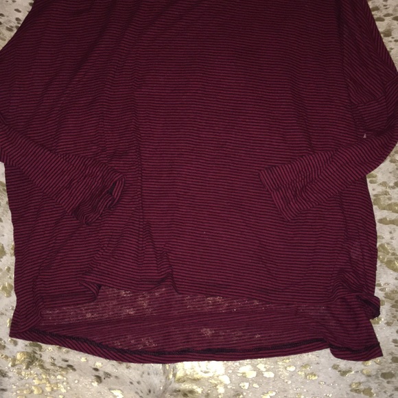 Maroon and black light long sleeve small - Picture 2 of 2